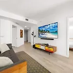 Corner Condo With Wraparound Views In Brickell