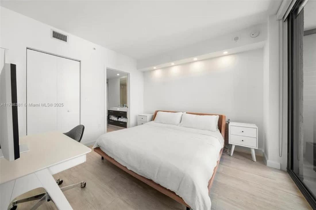 Corner With Wraparound Views In Brickell