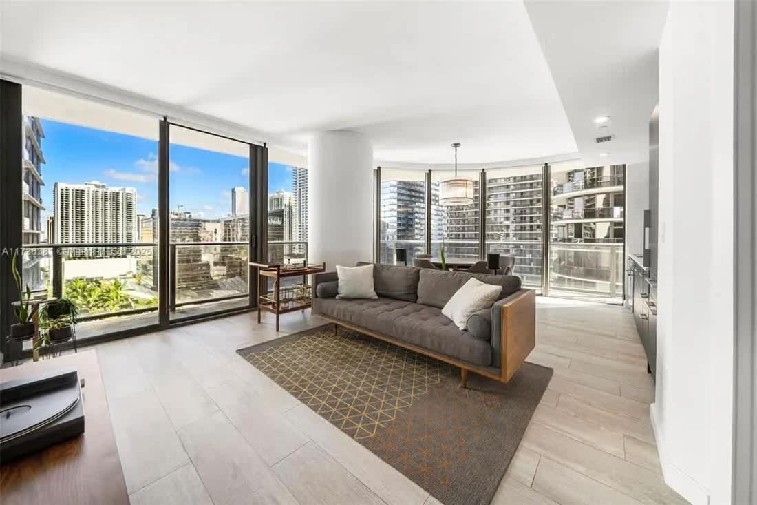 Corner With Wraparound Views In Brickell Miami